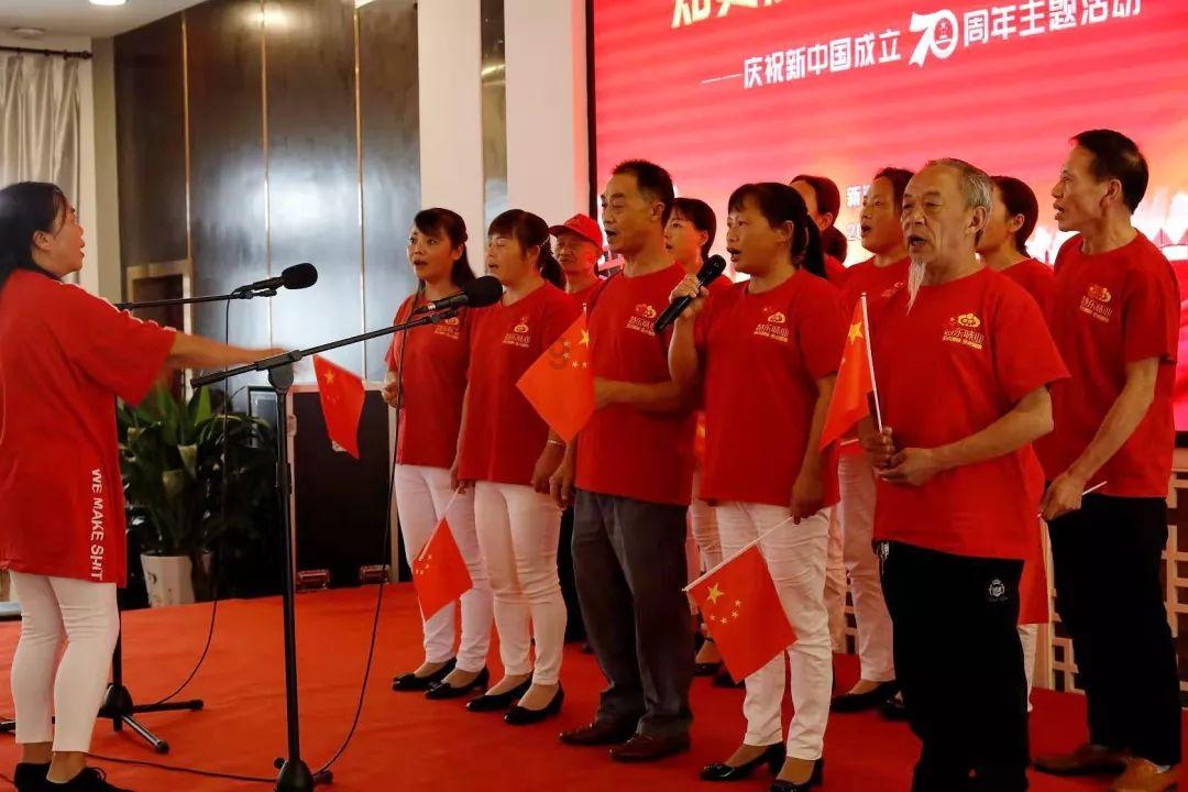 逃离棕榈树森林